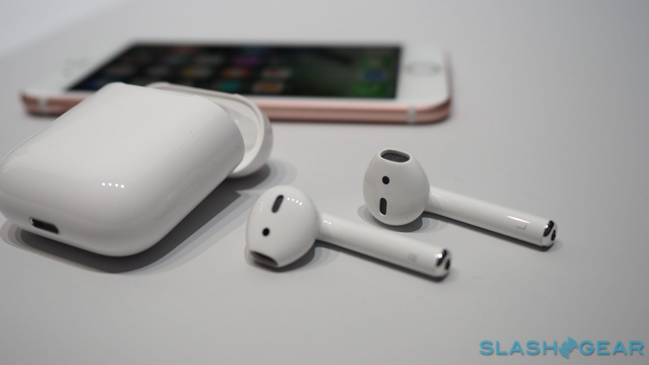 شركة Apple تدشن حملة دعائية لـ AirPods على قنوات التلفاز الرسمية