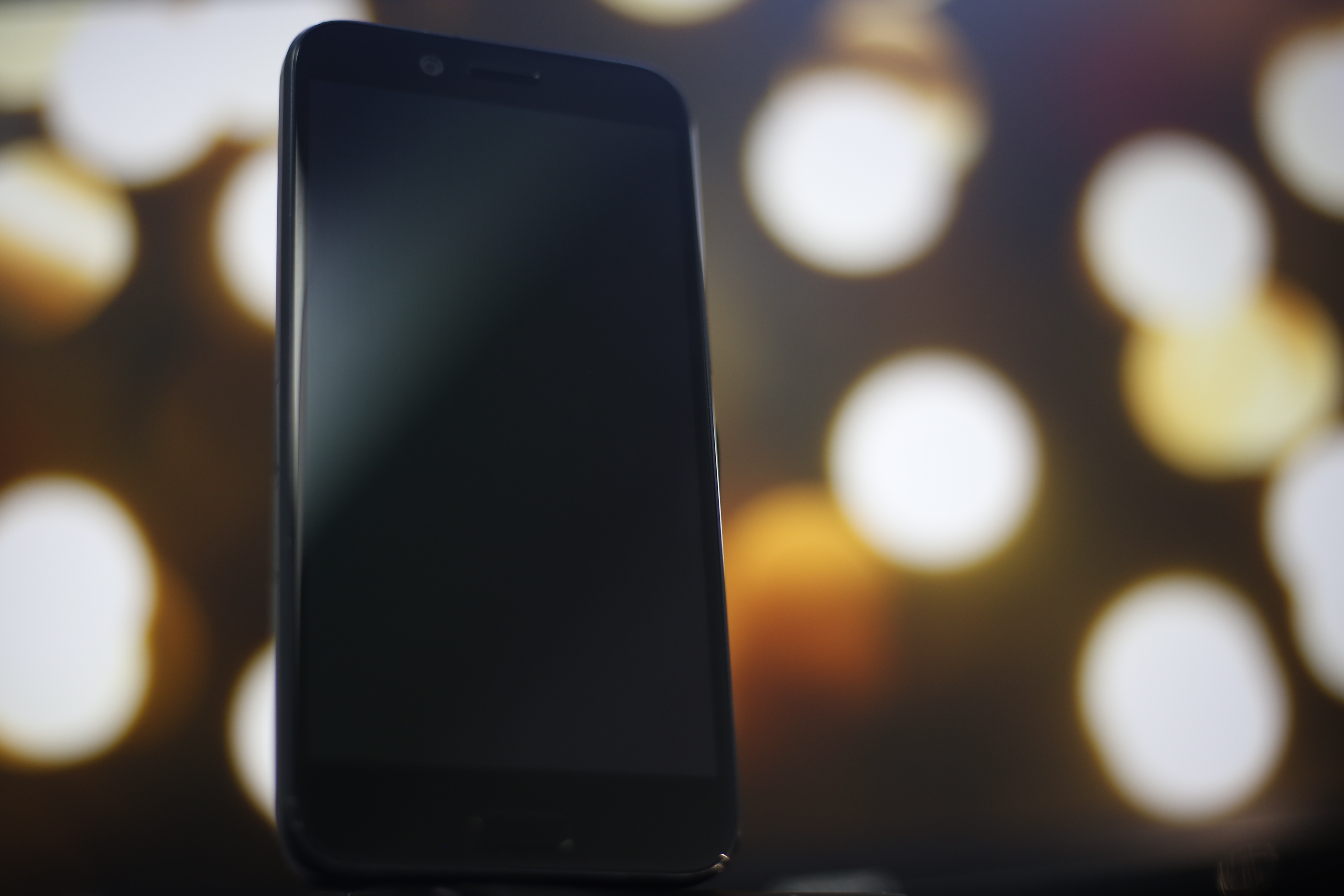 تعرف على هاتف HTC 10 evo من خلال مراجعتنا