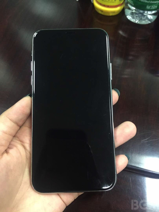 صور جديده لهاتف Apple iPhone 8 بشاشه منحنيه وكاميرا مزدوجة العدسة
