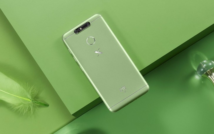 شركه ZTE تعلن عن هاتف Small Fresh 5 بكاميرا مزدوجة العدسة