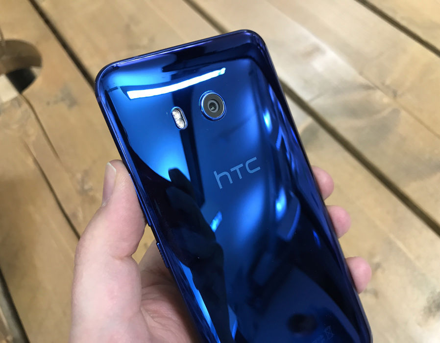 تعرف على مدي صلابة هاتف HTC U11 الجديد ونتائج مخيبه للآمال
