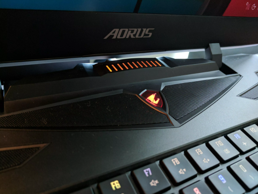 حاسب محمول جديد AORUS X9 ببطاقتين GTX 1070