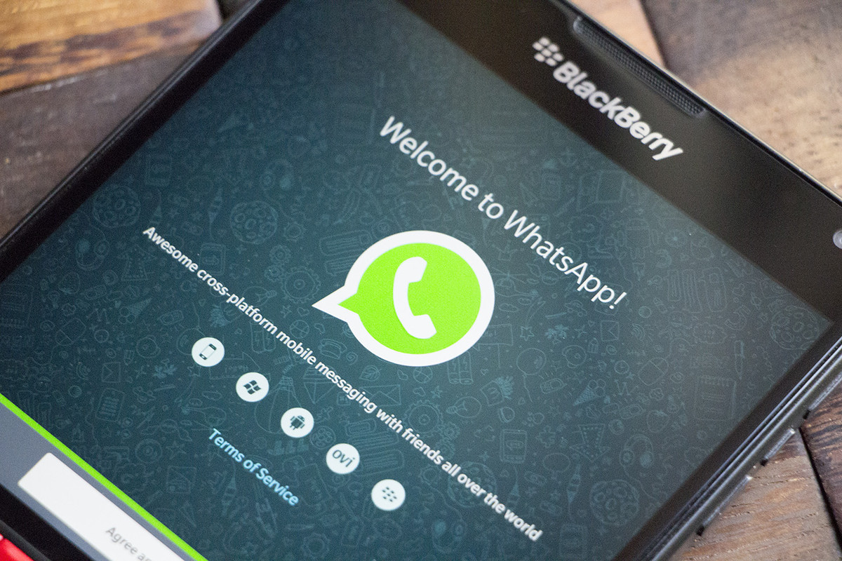 تطبيق WhatsApp سيظل يدعم منصة BlackBerry OS لنهاية العام الحالي