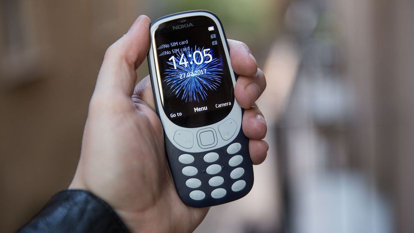 تعرف على مدي صلابة هاتف (Nokia 3310 (2017
