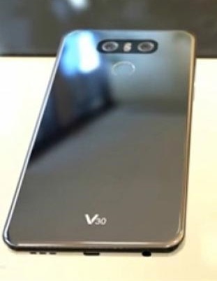 هاتف LG V30 سيكون بظهر زجاجي وتقنيه الشحن اللاسلكي