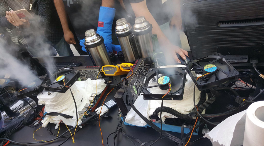 كسر سرعة معالج AMD Threadripper 1950X لتردد 5.2GHz بالنيتروجين السائل