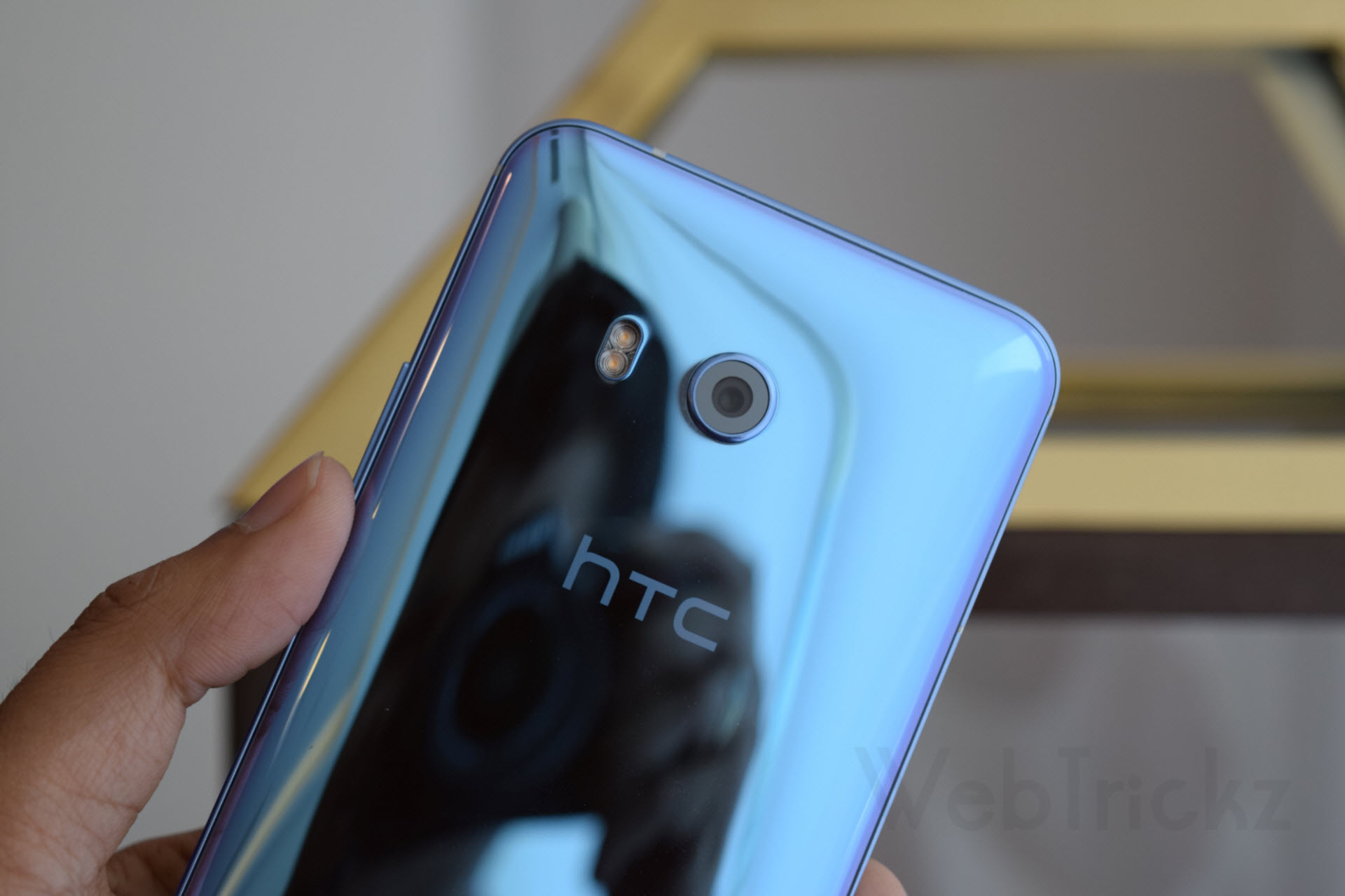 تعرف على HTC U11 Life الأخ الأصغر لهاتف HTC U11