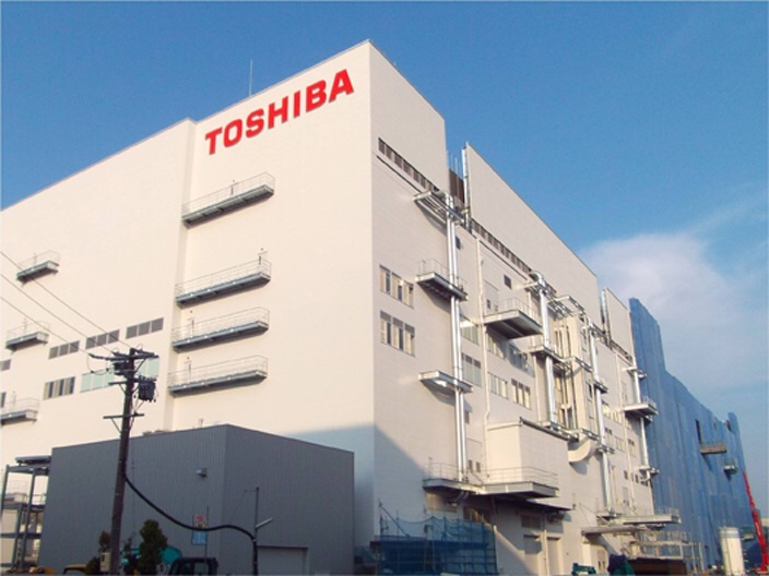 شركة Western Digital تسعى لشراء قسم رقائق الذواكر الخاص بـ Toshiba