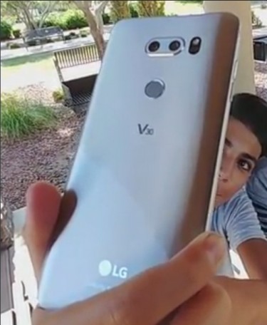 تسريب صور تظهر هاتف LG V30 بالكامل وهو يعمل