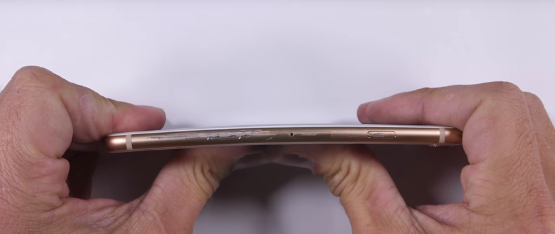 تعرف على مدى صلابة هاتف Apple iPhone 8 ضد الخدوش والحرق والثني