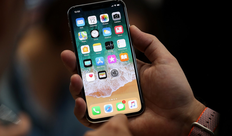 مبيعات هاتف iPhone X تؤثر بالسلب علي هاتف iPhone 8 الجديد!!
