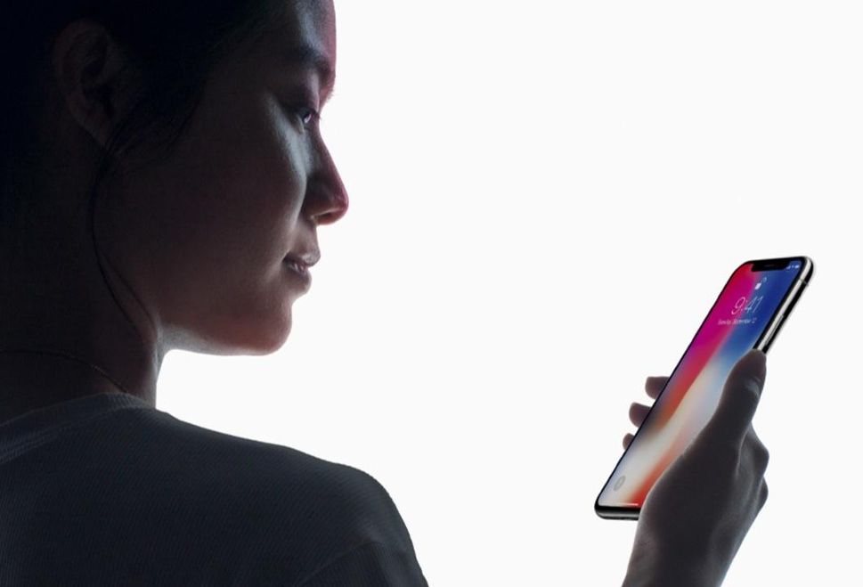 هاتف iPhone X الجديد سيتأخر..والسبب هو مستشعر بصمة الوجه !!