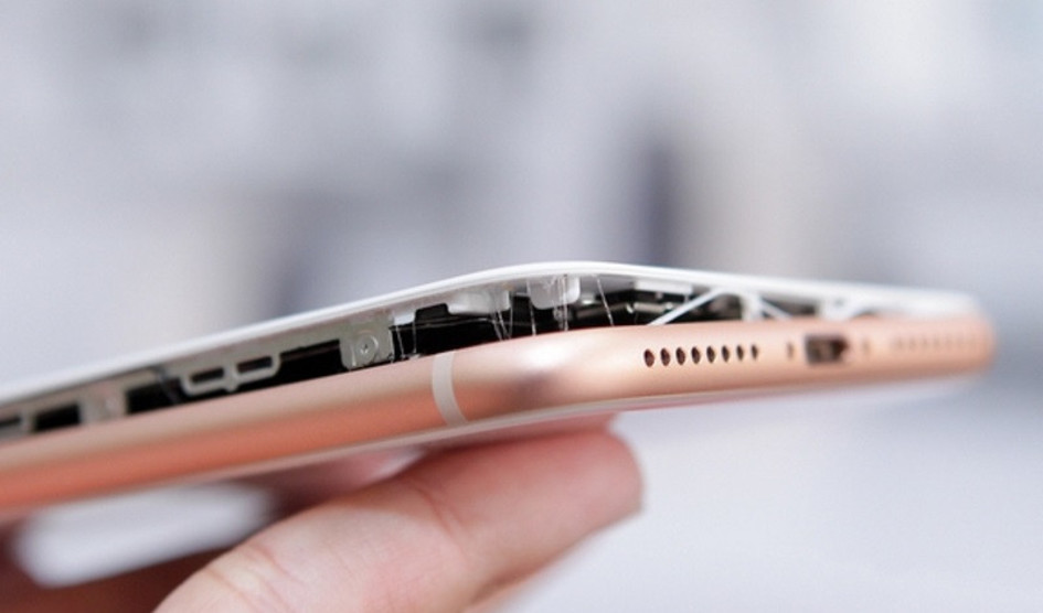 هواتف iPhone 8 Plus أخري بمشكلة البطارية، هذه المرة من صندوق الهاتف مباشرة!!