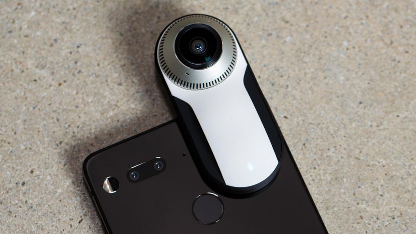 هاتف Essential Phone يحصل على تحديث جديد يعالج مشاكل الكاميرا