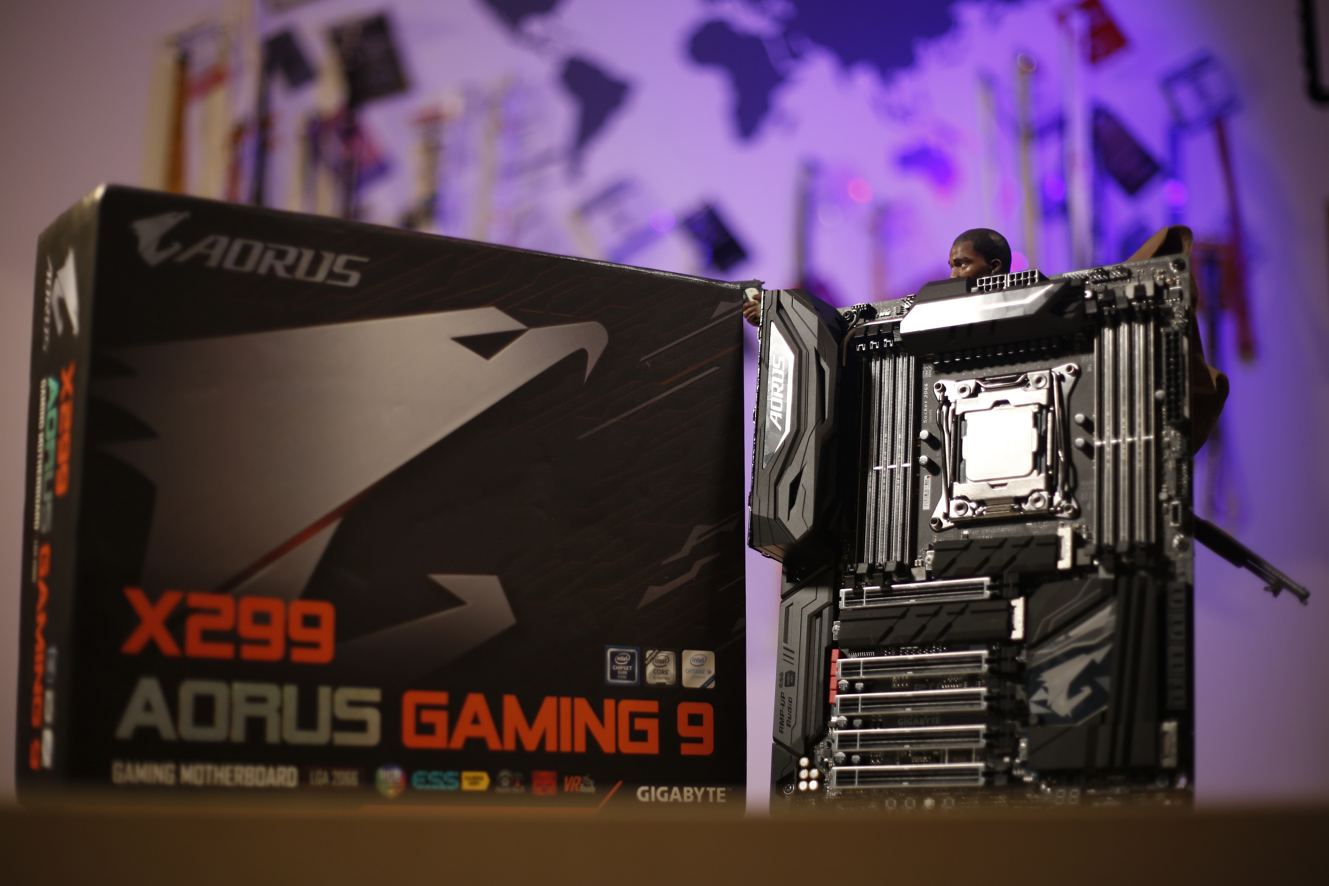 من المستوى الأعلى، مراجعة اللوحة AORUS X299 Gaming 9