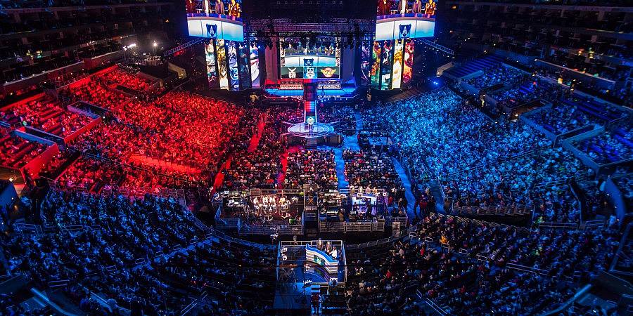 لعبة League of Legends تسرب بيانات لاعبيها بالخطأ !!
