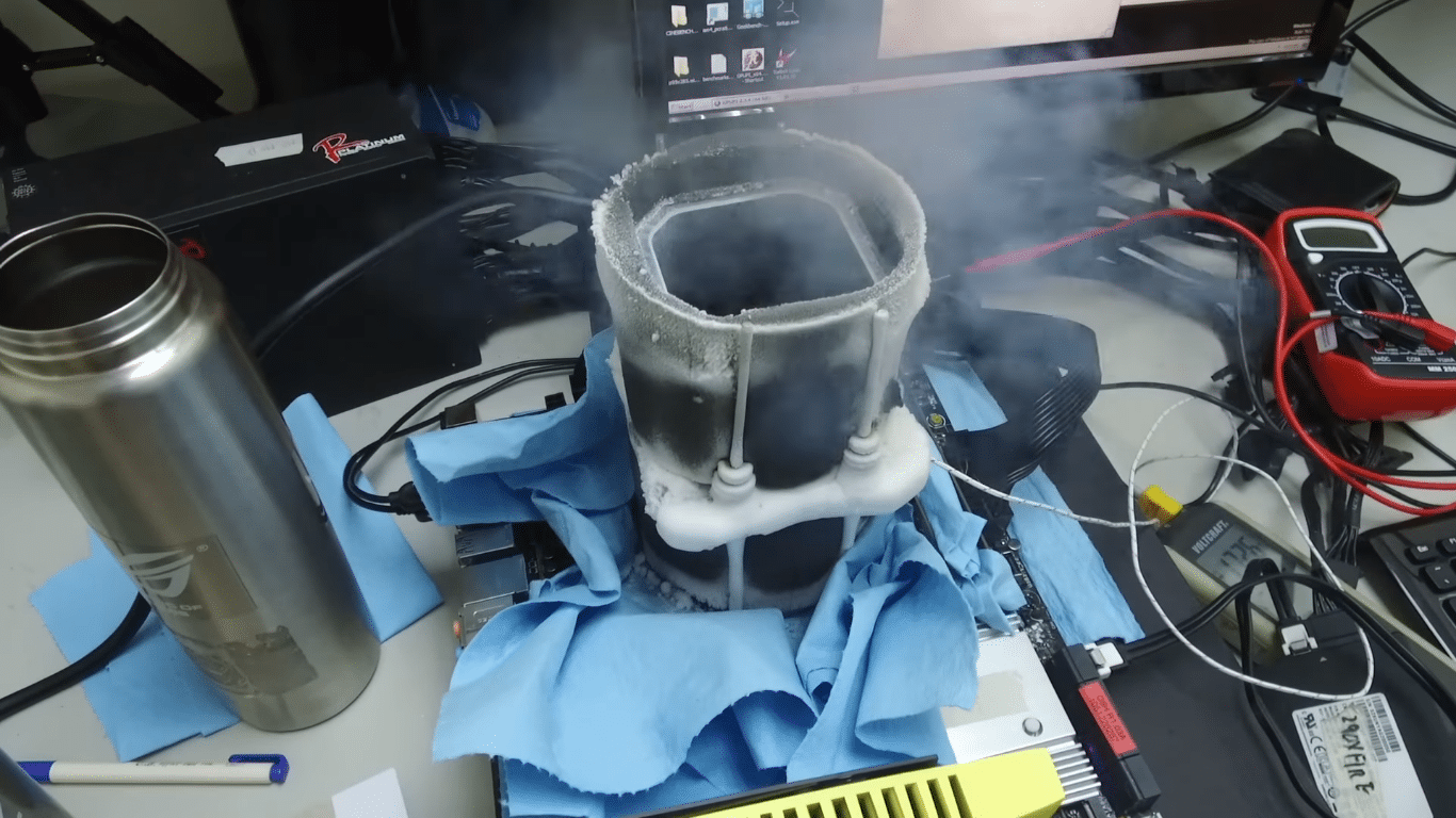 النيتروجين السائل يدفع بمعالجات Ryzen 7 2700X/5 2600X لتردد 5.88GHz