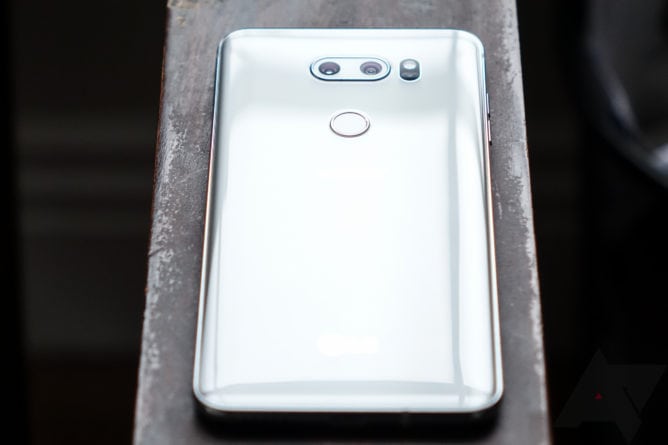 تسريب مواصفات هاتف LG V40 بخمس كاميرات وشاشة مزودة بنوتش!