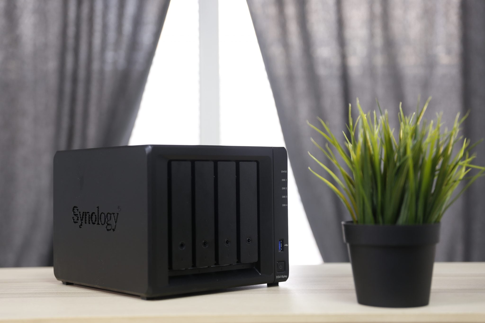 مراجعة جهاز التخزين الشبكي Synology DS418Play