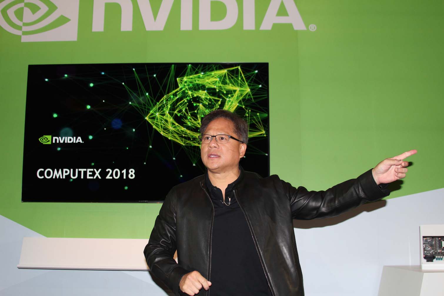 معرض Computex18: مدير انفيديا يؤكد الجيل التالي لبطاقات GeForce سيطلق بعد وقت طويل من الان!