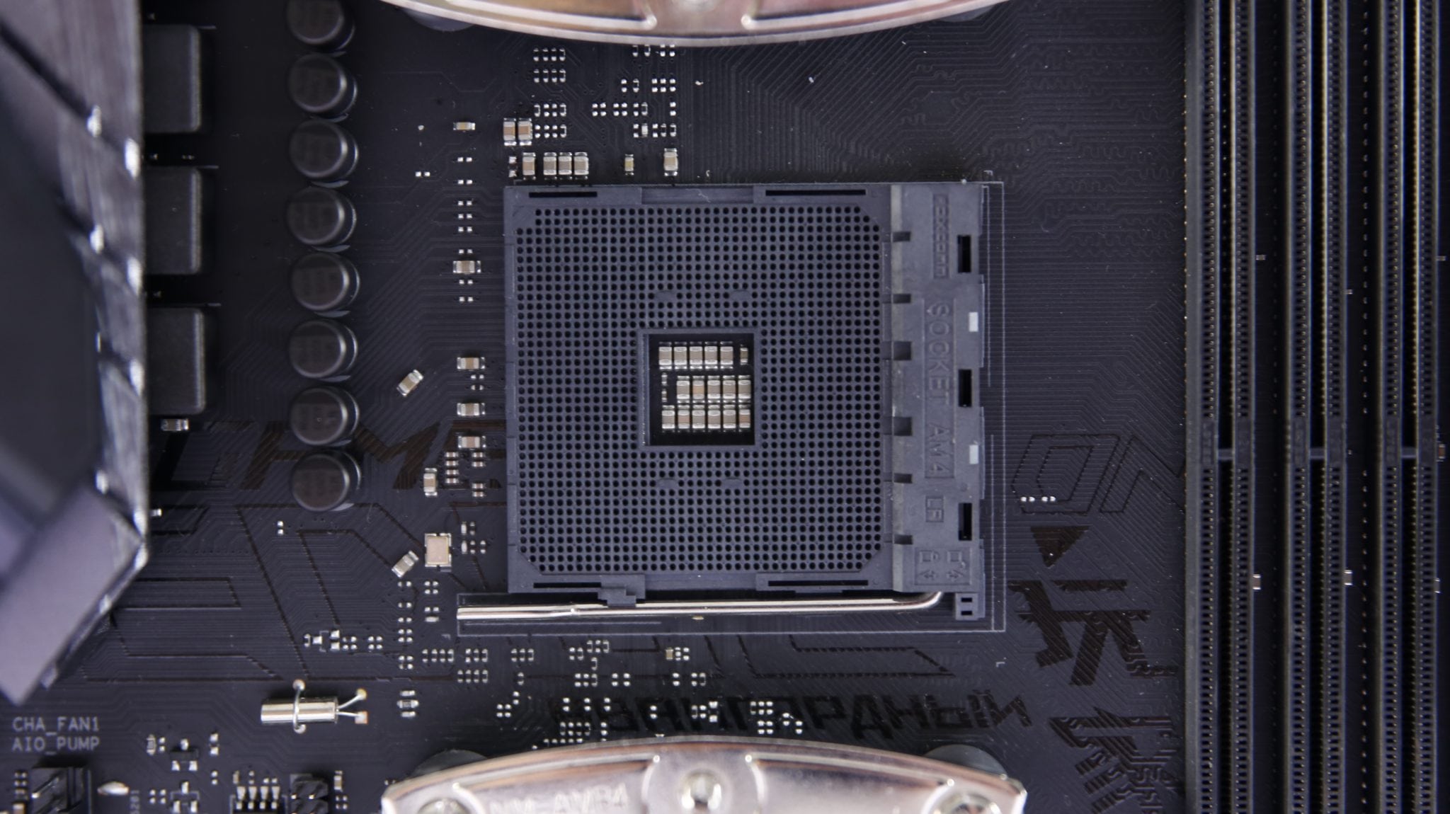 روسيا بدأت تصنيع لوحات B450 الخاصة بها لمعالجات AMD Ryzen!