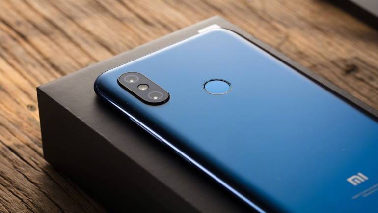 هاتف شاومي الرائد Xiaomi Mi 8 متوفر الآن في مصر بسعر 8888 جنيه !
