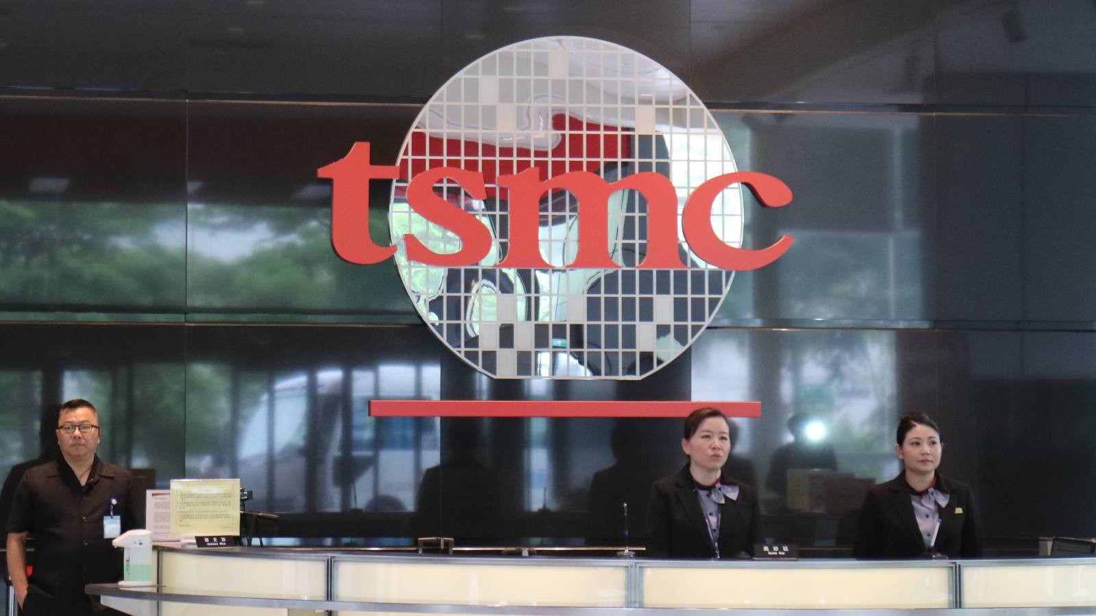 حلول بائسة من Intel لتحتوي ازمتها بالتعاون مع TSMC