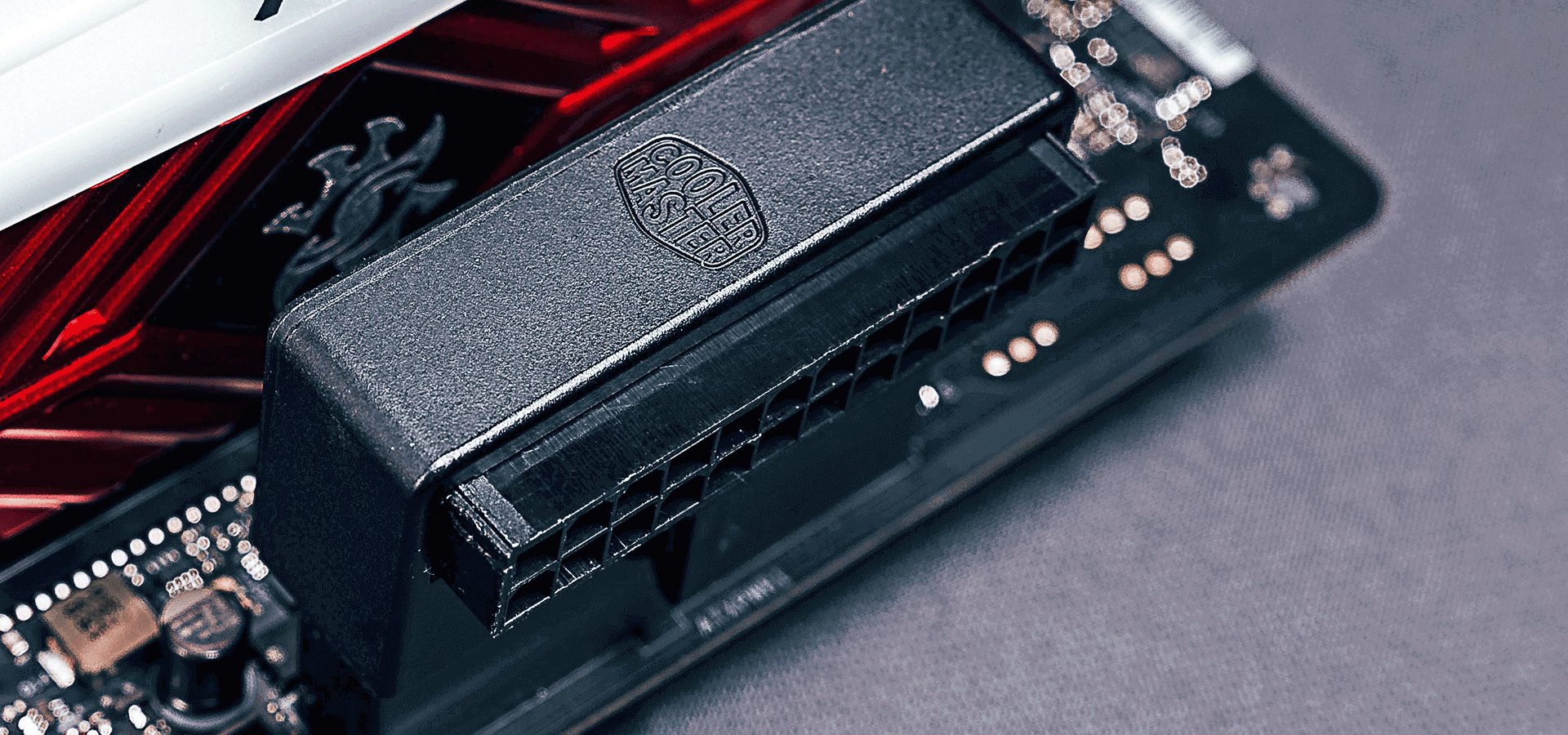 لمحبي التعديل، Cooler Master تُطلق محول جديد لمنفذ ATX 24 Pin بزاوية 90 درجة