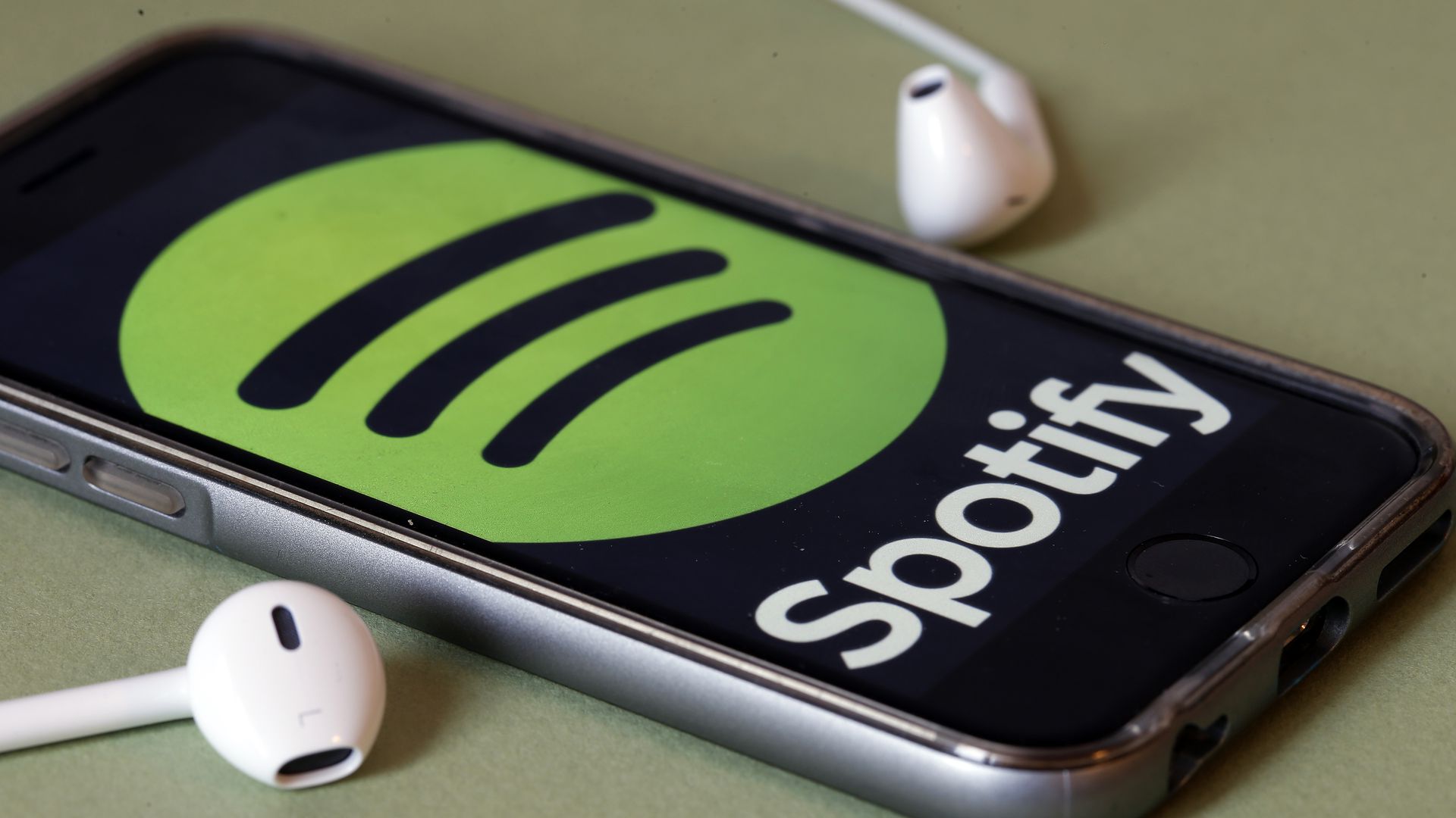 أشهر خدمة للبث الموسيقى في العالم Spotify أصبحت مُتوفرة في الشرق الأوسط وشمالي أفريقيا