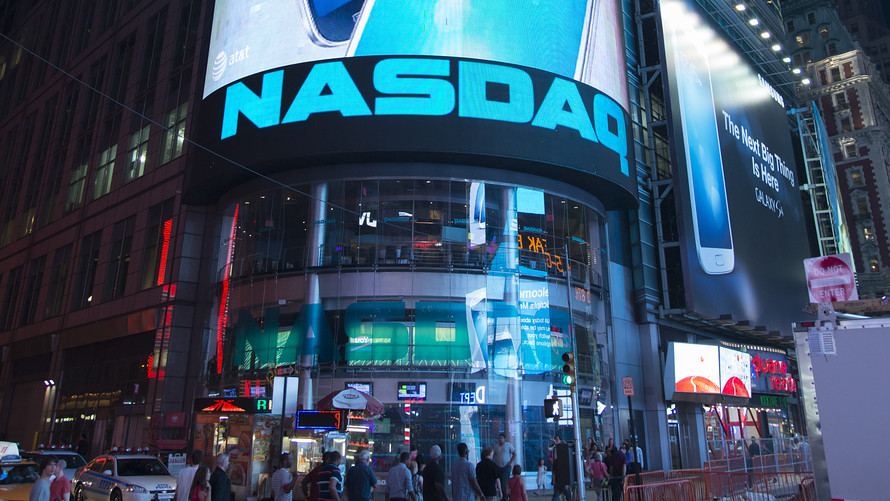 شركة AMD تنضم لمؤشر NASDAQ-100 لأفضل 100 شركة