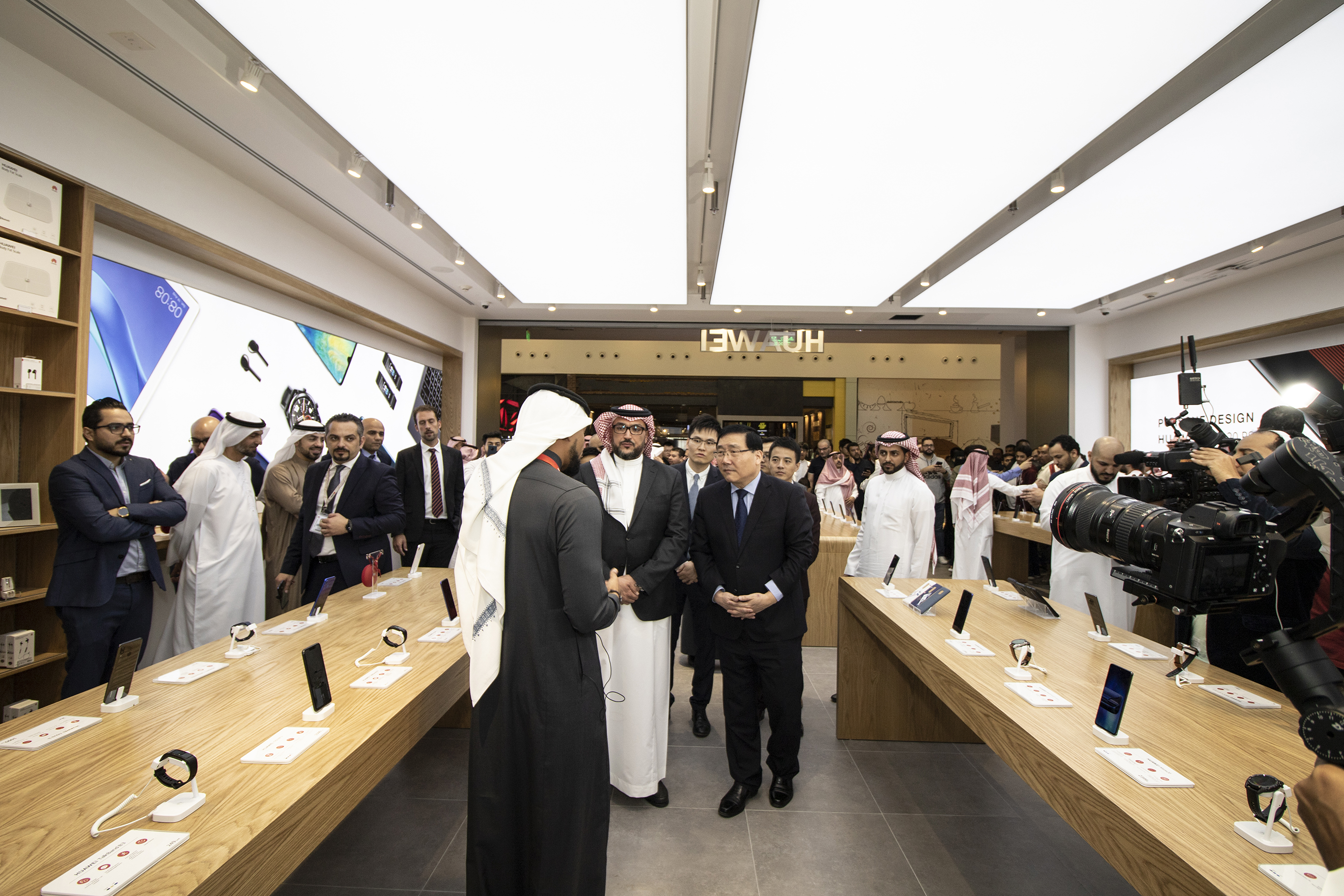 "هواوي" تفتتح أول متجر في المملكة العربية السعودية الأكبر على مستوى منطقة الشرق الأوسط وأفريقيا