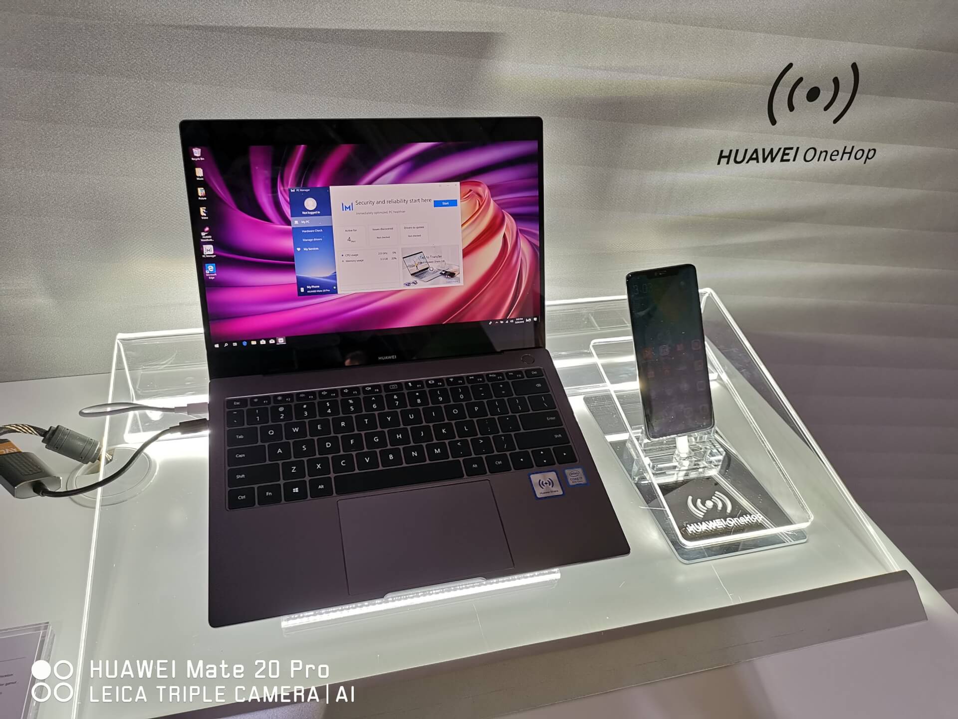 جهاز Huawei MateBook X Pro يقدم تجربة متكاملة بين الهاتف الذكي واللابتوب