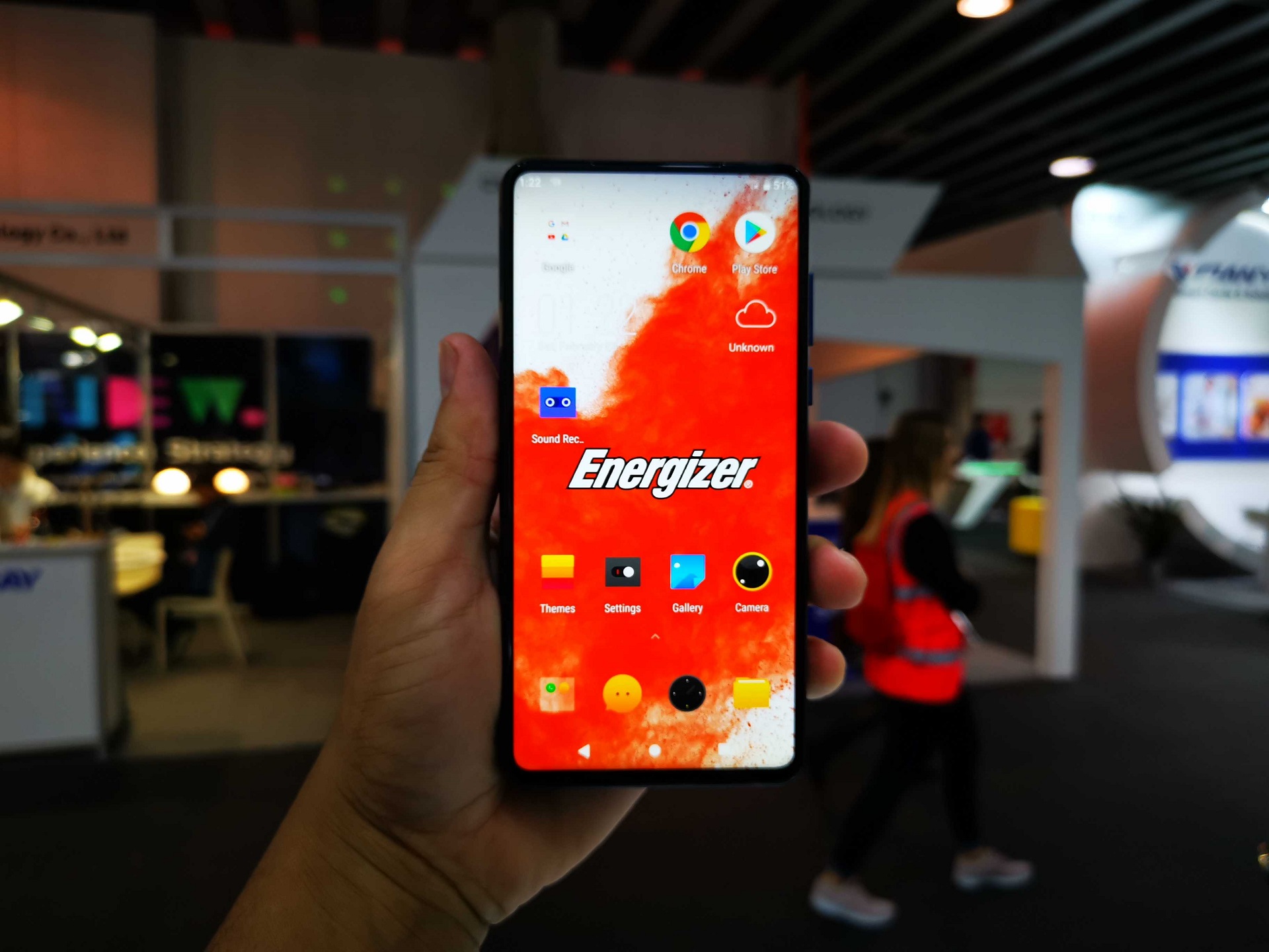 شركة Energizer تقتحم MWC 2019 بثلاثة هواتف جديدة بأكبر بطارية وهاتف قابل للطي