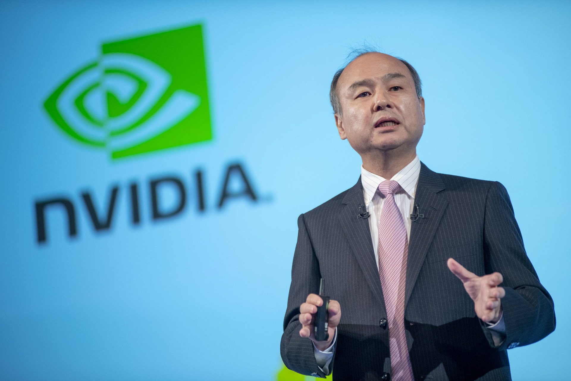صندوق استثمار SoftBank يبيع حصته الكاملة بشركة Nvidia وسط انخفاض مستمر لقيمة الشركة السوقية