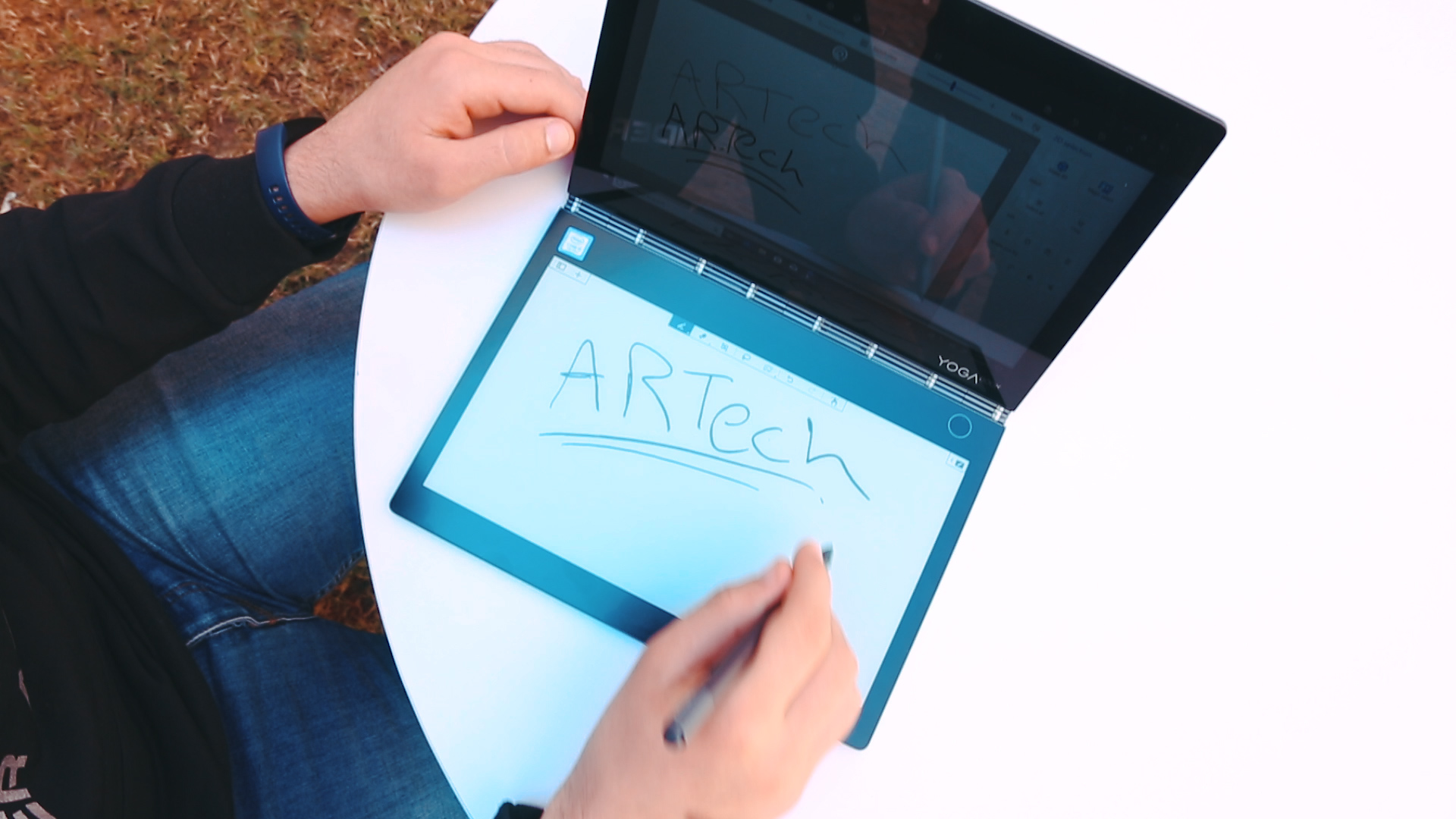 مراجعة Yoga Book C930 | حاسب محمول أم جهاز لوحي؟!
