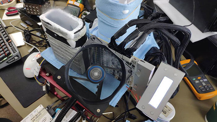 بطاقة Galax RTX 2080 Ti Hall of Fame تصل إلى تردد 2.94GHz بنجاح!
