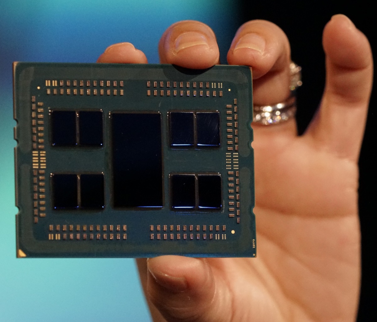 معالجات AMD تكسر مقاييس الأداء للحوسبة الخارقة في SC19 !