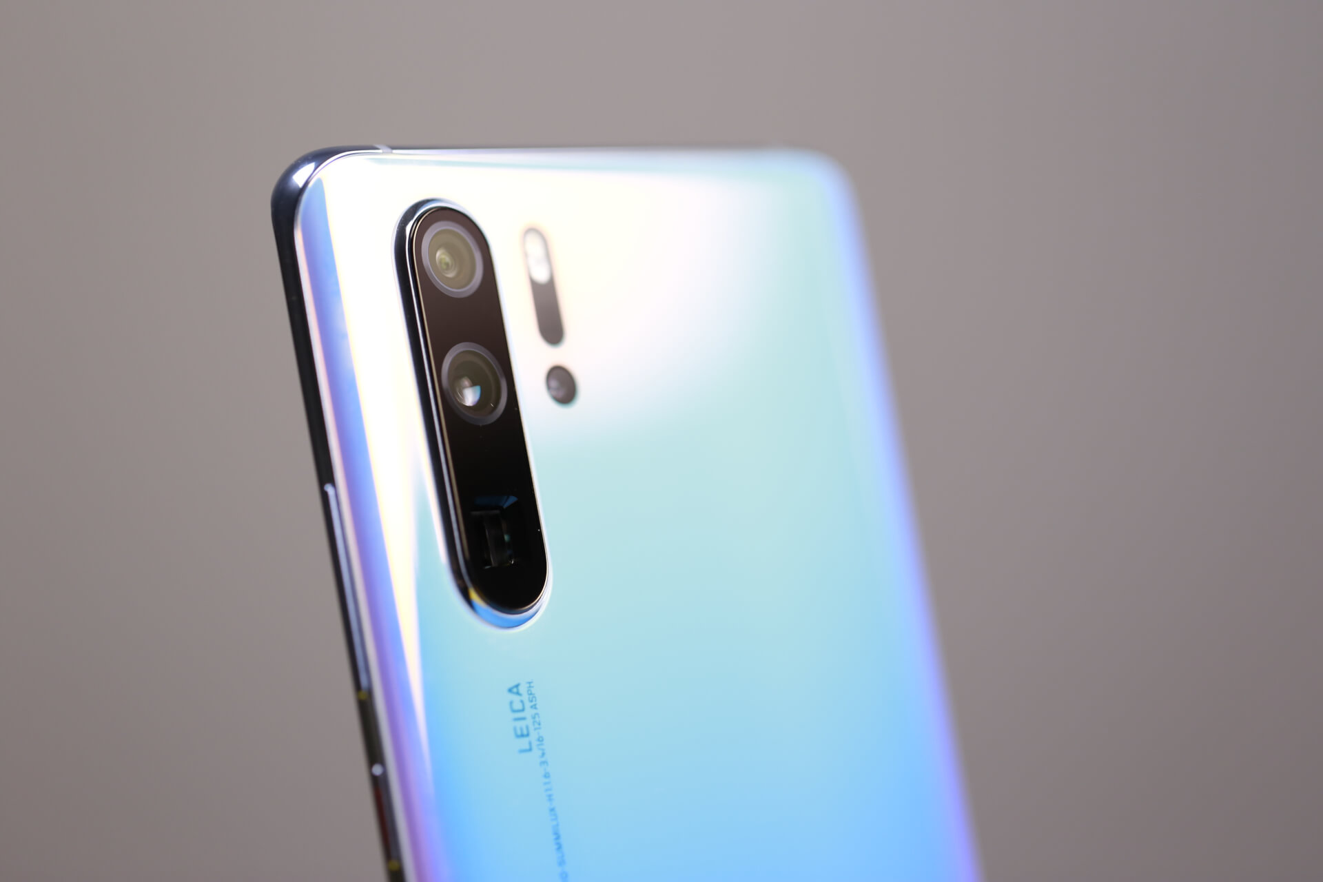 جولة مصورة في مدينة باريس بكاميرا هاتف P30 Pro