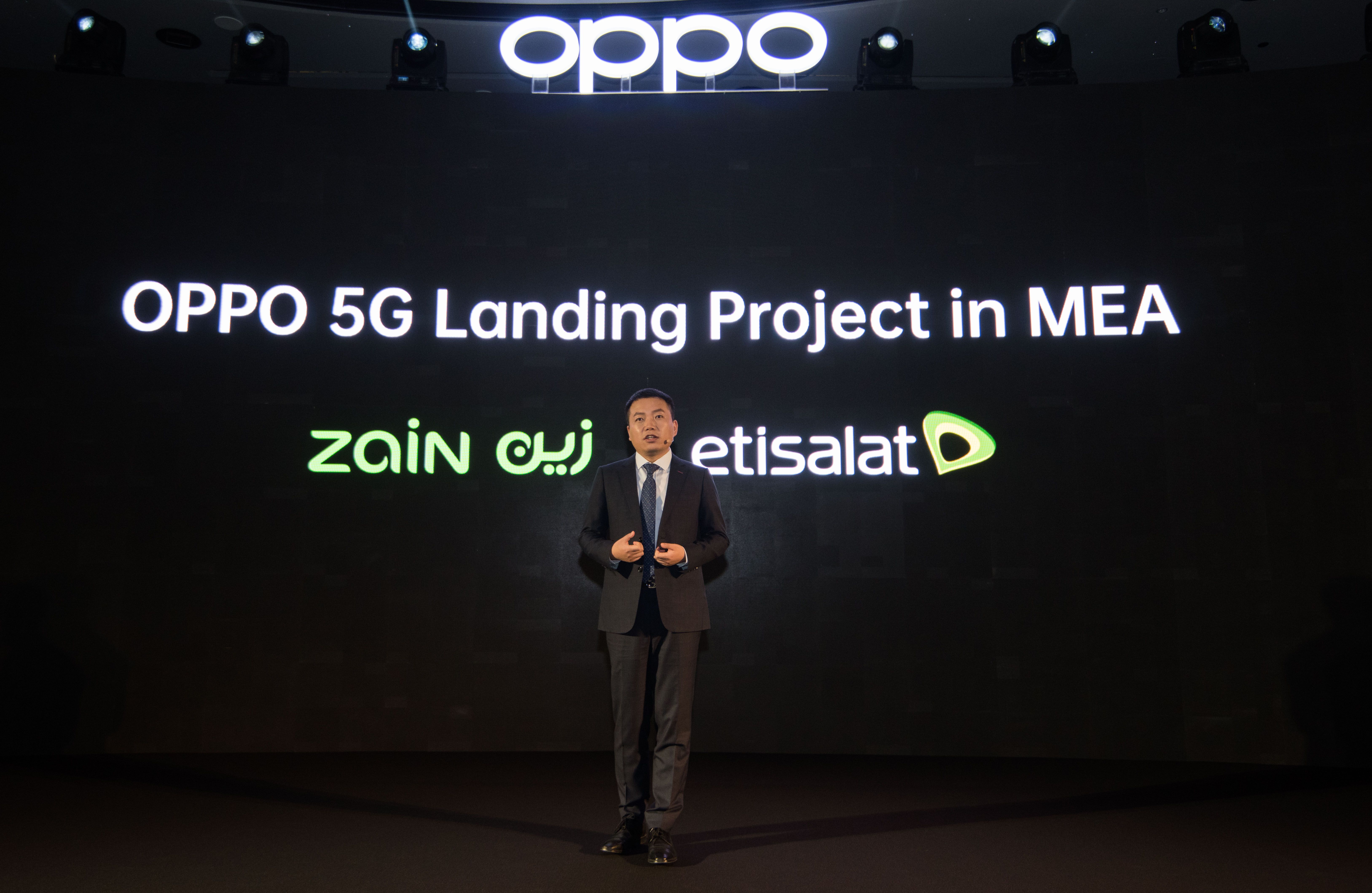 الكشف عن سلسة Oppo Reno بكاميرا خفية وخاصية تقريب الصورة حتى 10 مرات
