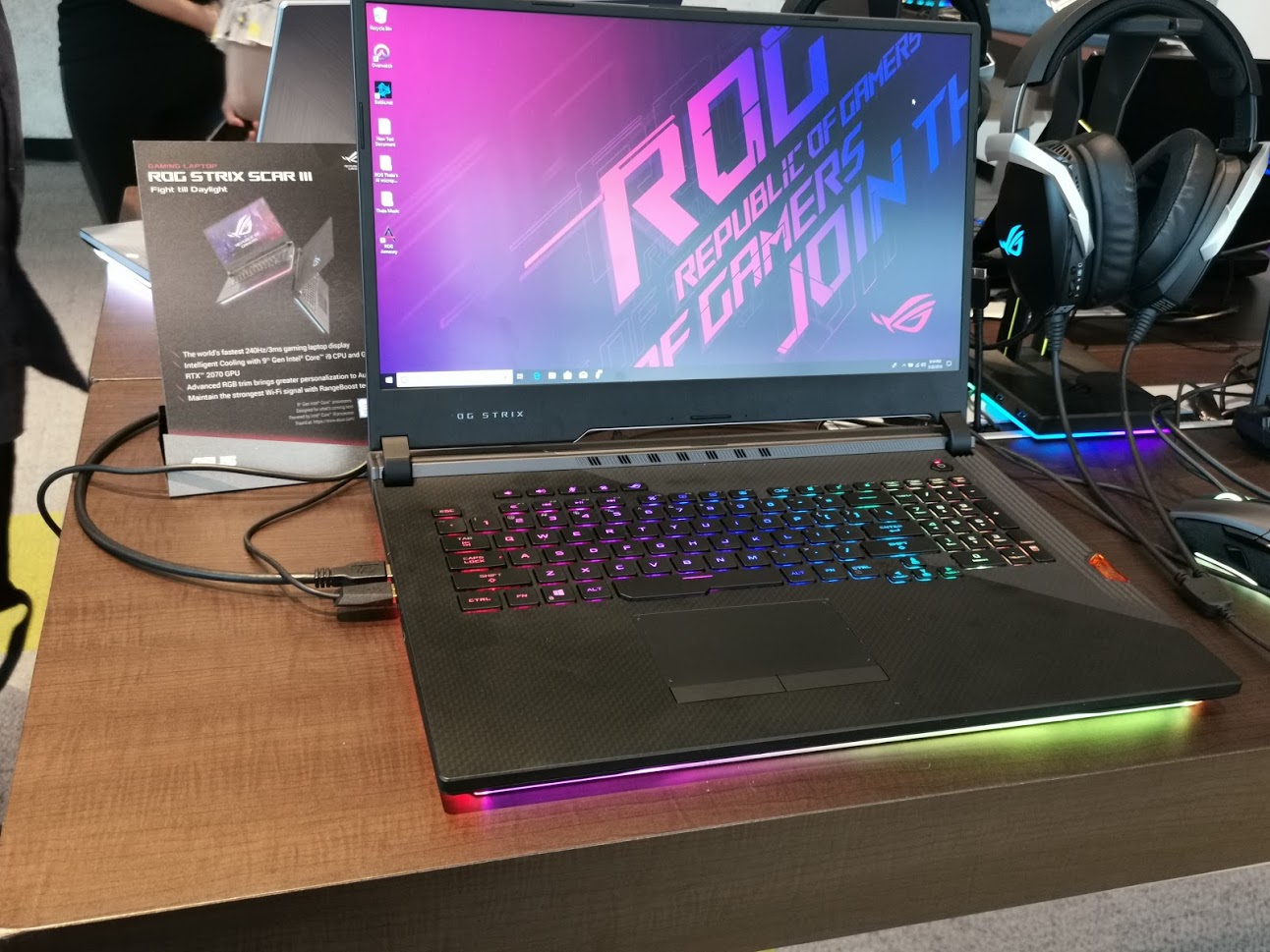 معرض Computex19: أسوس ROG تستعرض أحدث تقنيات شاشات الحواسيب المحمولة وتُقدم أول حاسب بشاشة 240hz