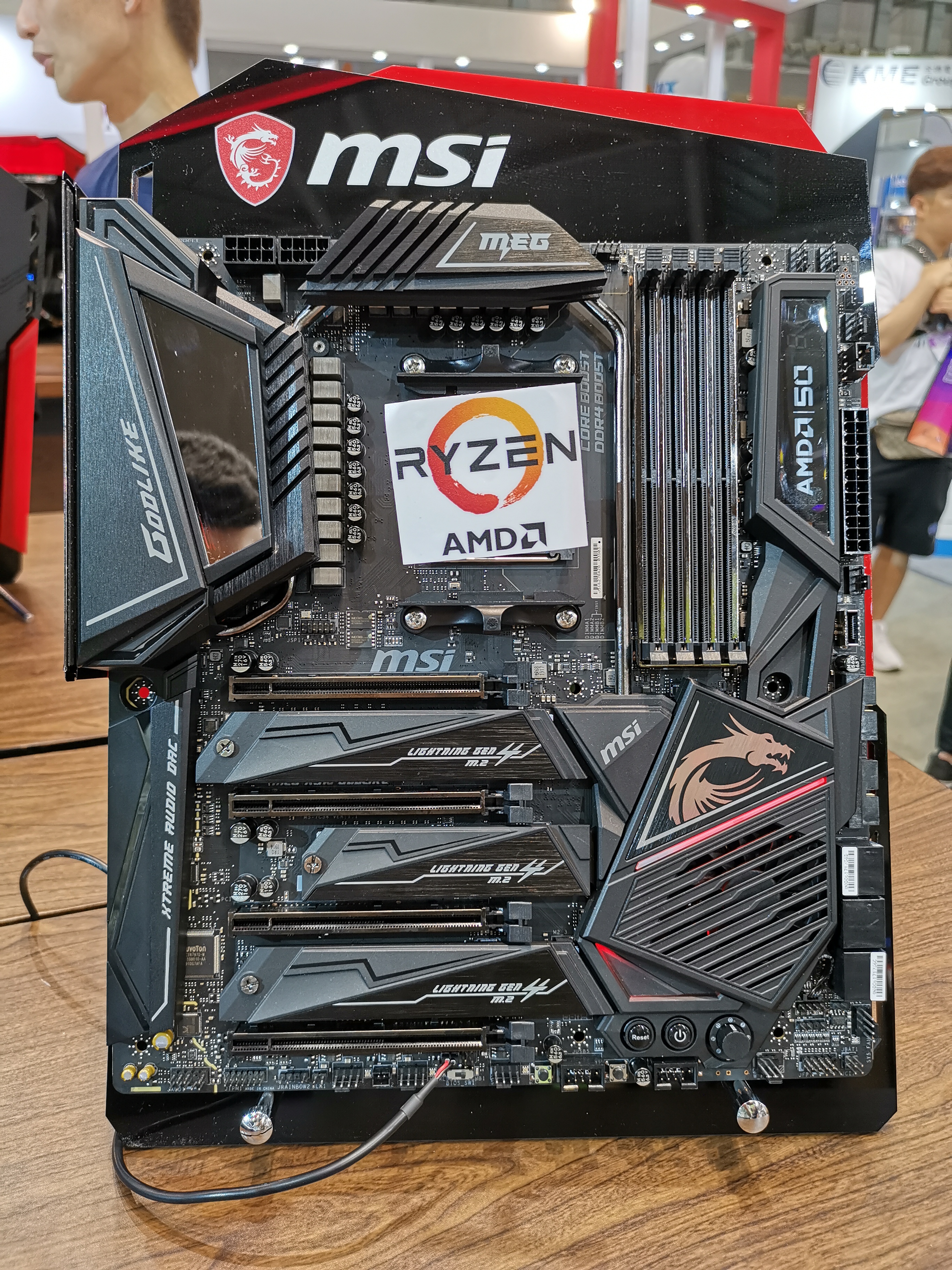 معرض Computex19: سبعة لوحات بشريحة X570 تستعرضها MSI ضمن جناحها