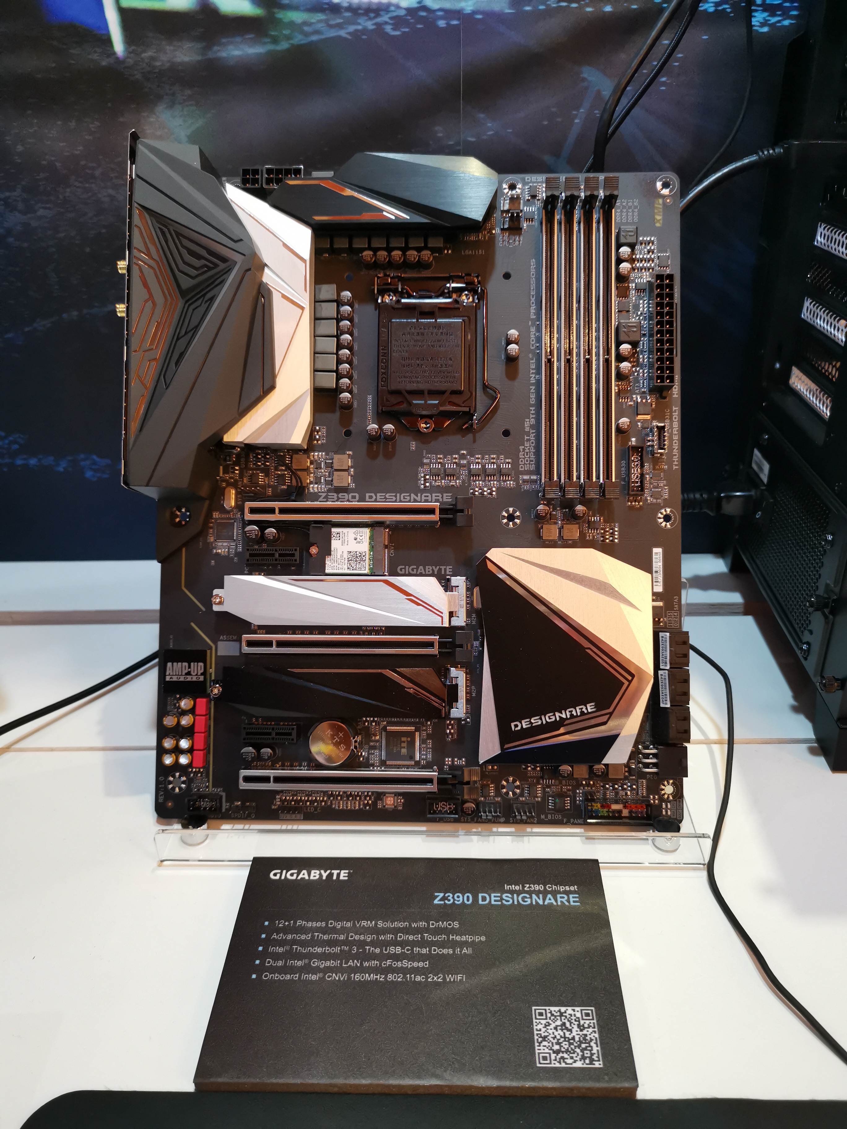 معرض Computex19: عدسة عرب هاردوير تلتقط أول صورة للوحة جيجابايت بشريحة إنتل X499!!
