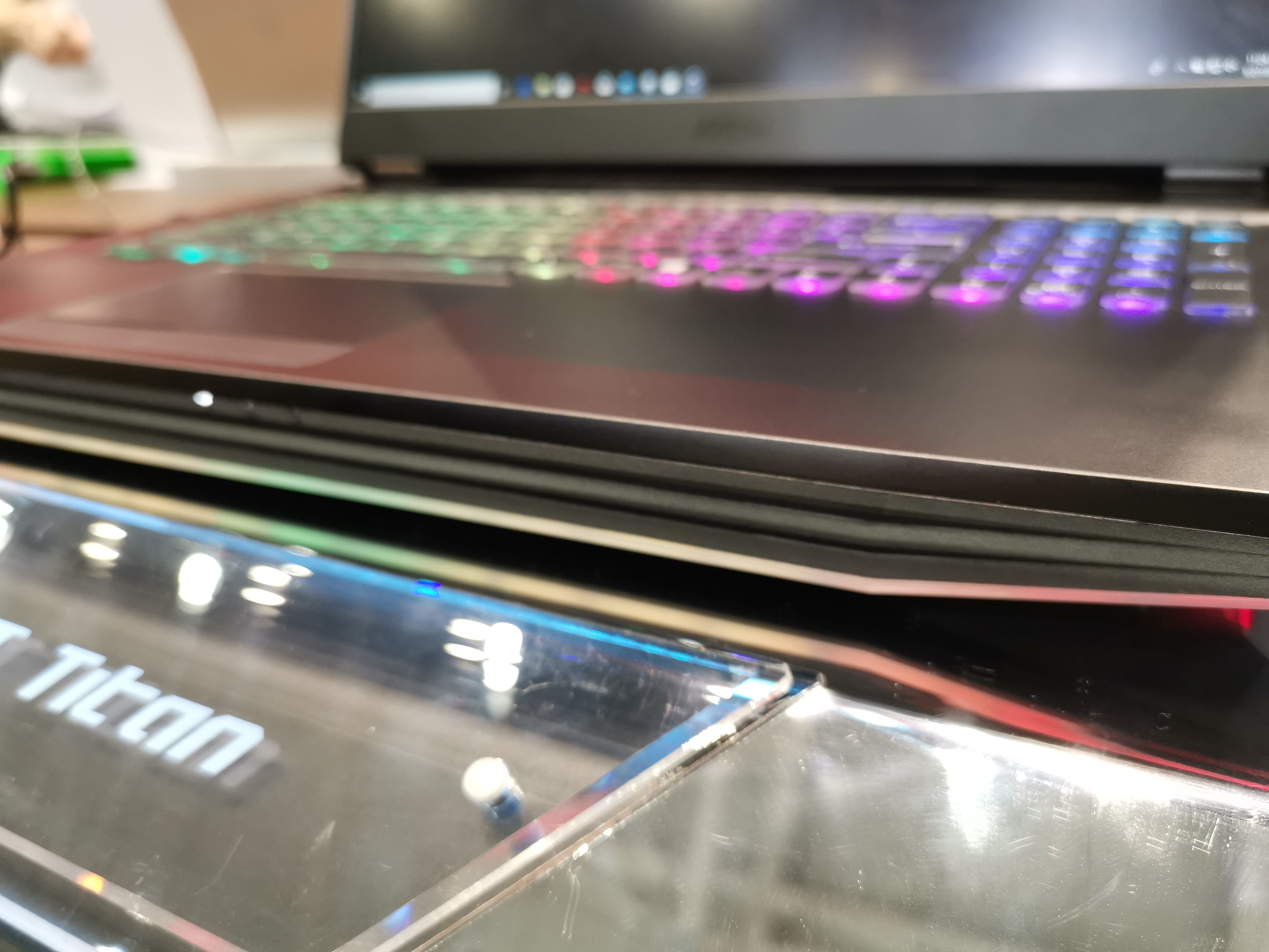 معرض Computex19: شركة MSI تُزيل الحواجز ما بين الحاسب المكتبي واللابتوب باطلاقها ل MSI GT76 Titan و GE65 RAIDER معرض Computex19: شركة MSI تُزيل الحواجز ما بين الحاسب المكتبي واللابتوب باطلاقها ل MSI GT76 Titan و GE65 RAIDER