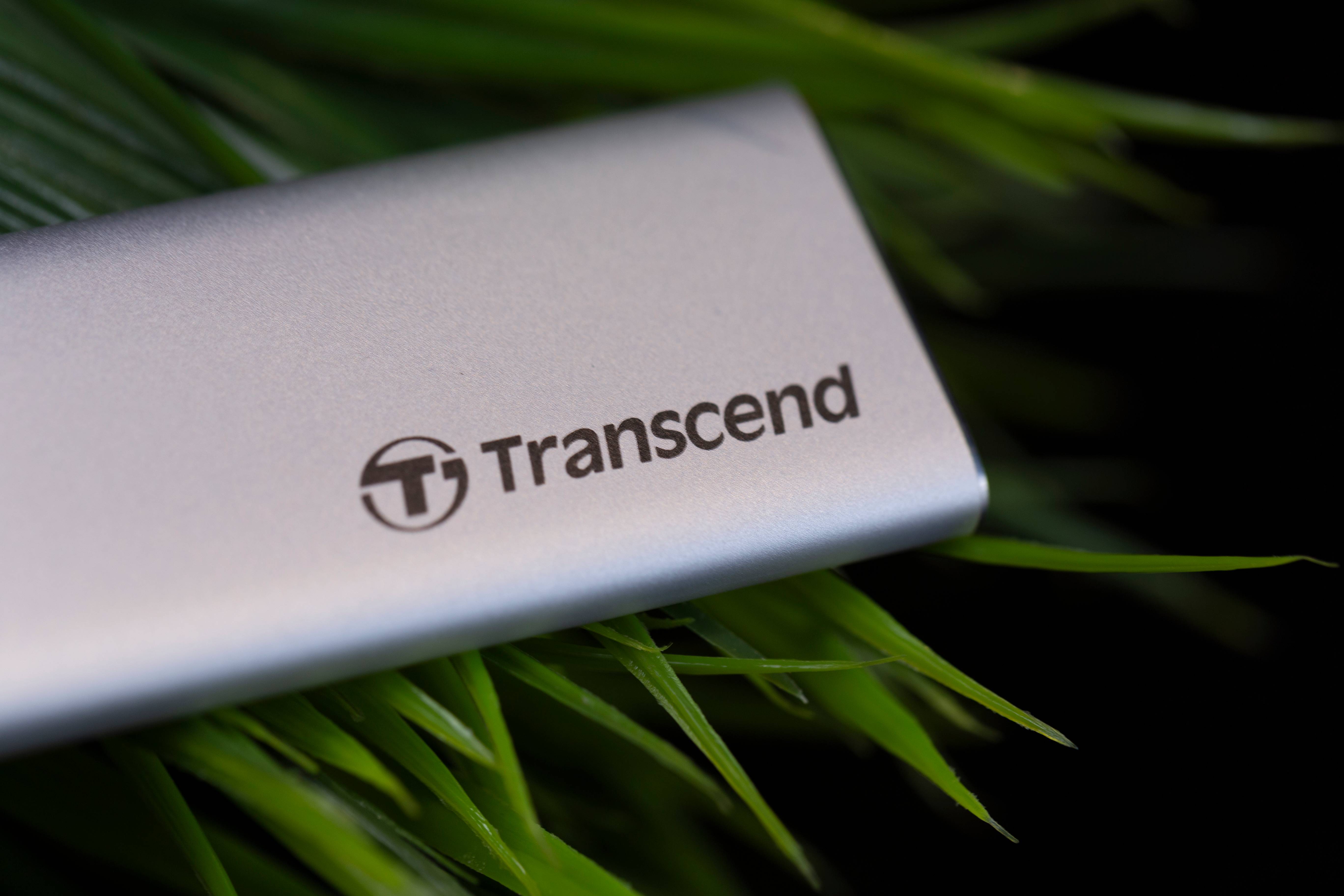 أسباب تجعلك تشتري وحدة SSD عوضاً عن USB Flash Stick!