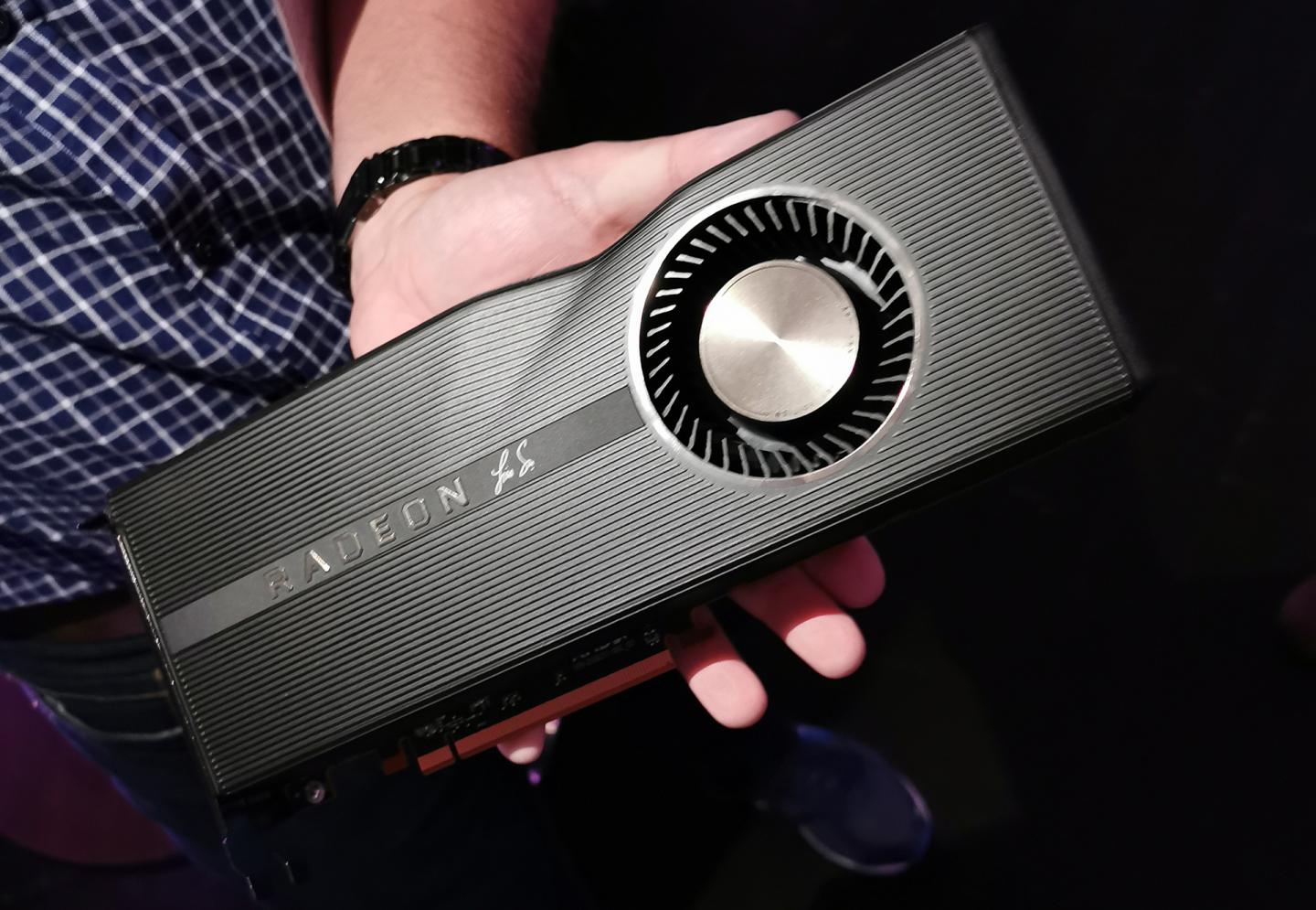 للأسف بطاقة AMD Radeon RX 5700 XT 50th لن تباع سوى في الصين وأمريكا