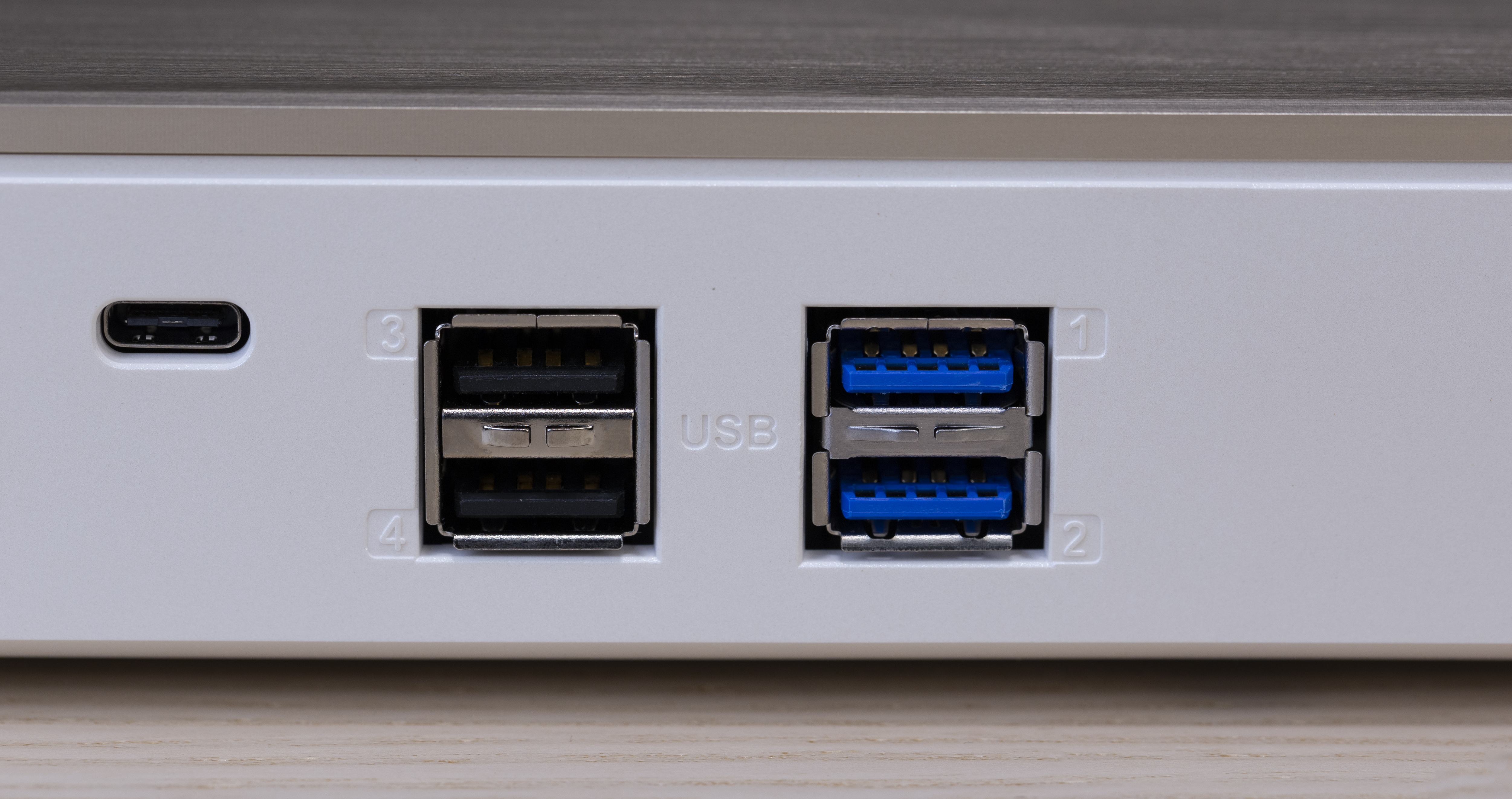 تجربتنا للوحدة الصامتة الجديدة HS-453DX من سلسلة Silent NAS من QNAP QNAP HS-453DX