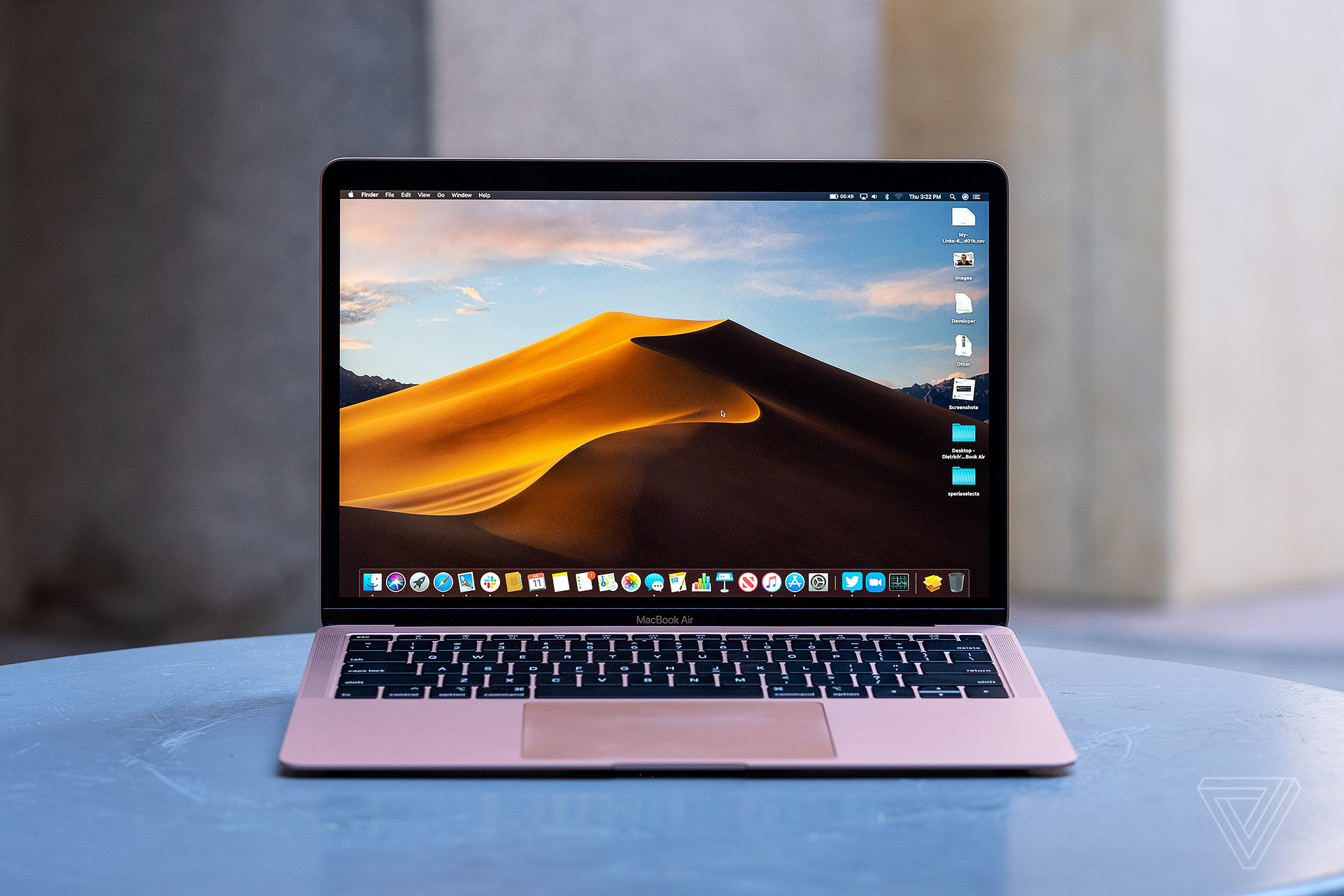 خاصية جديدة في أجهزة MacBook الجديدة للتعرف على المستخدم!