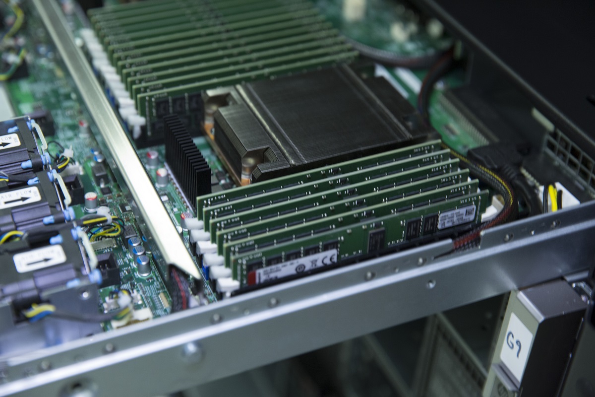 Kingston تطرح ذواكر DDR4-3200 المخصصة للجيل الثاني من معالجات AMD EPYC