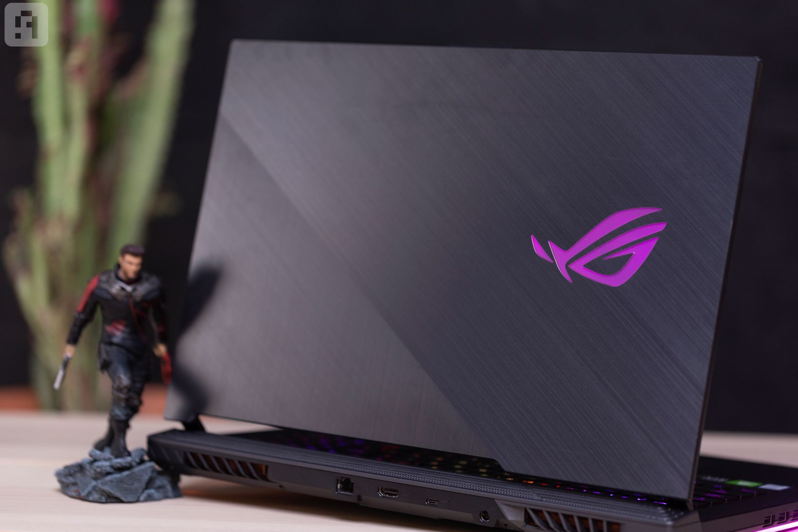 قد نرى أجهزة لاب توب أكثر بمعالجات AMD في المستقبل من ASUS !