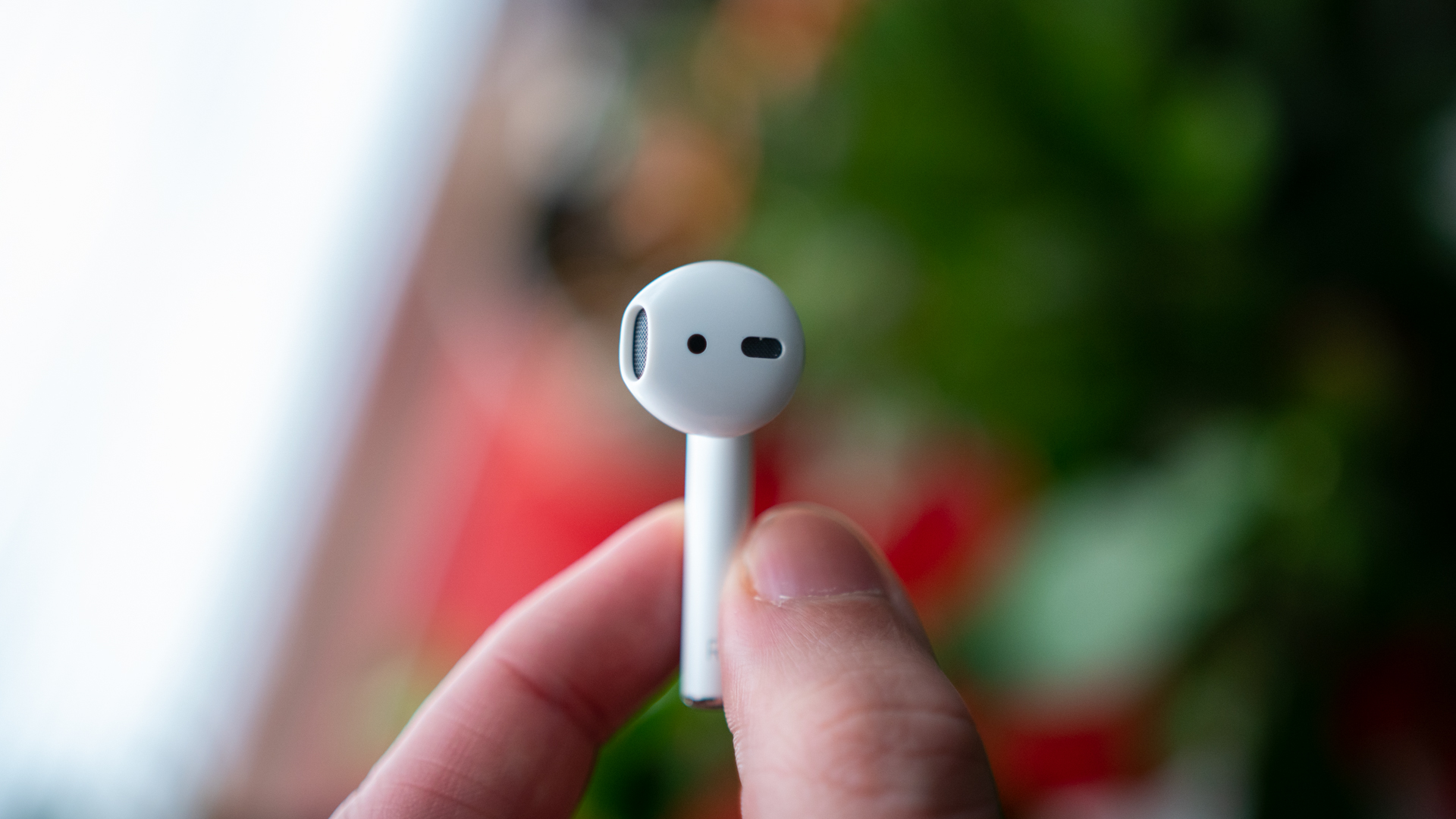 تقارير تشير إلى إحتمالية إطلاق الـ Apple AirPods الجديدة في مايو!
